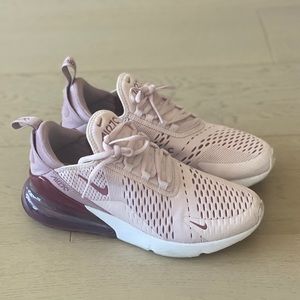 Nike women’s AirMax 270